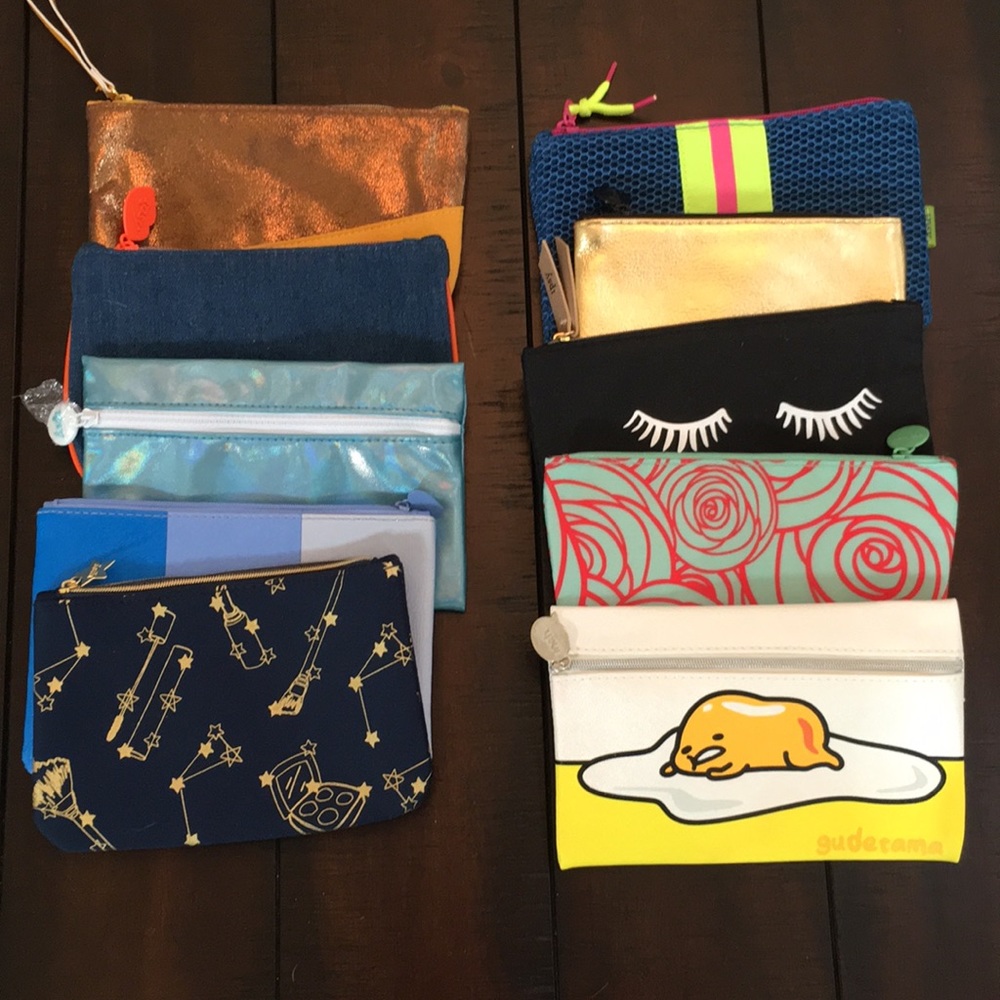 Set of 10 small makeup bags